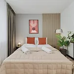 Wroclavia Dyrekcyjna By Renters Apartment