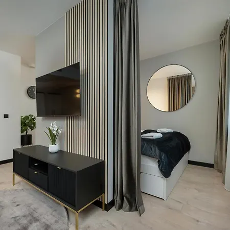 Wroclavia Dyrekcyjna By Renters Appartement *