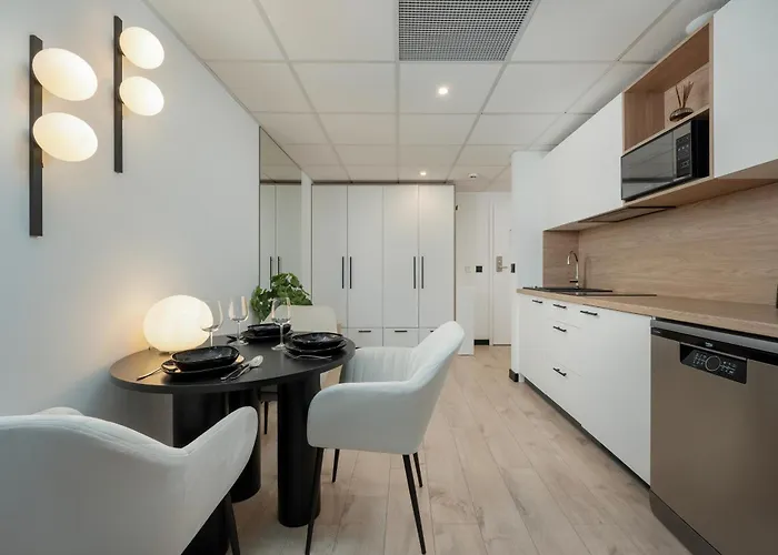 Wroclavia Dyrekcyjna By Renters *